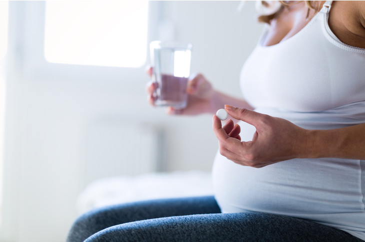 Omega 3 y probióticos en el embarazo contra el eccema infantil